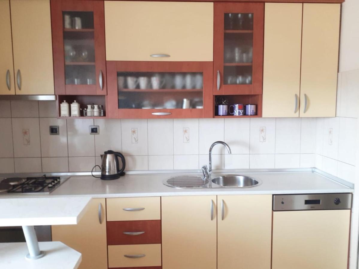 Spacious 80M2 Apartment In The Center Любушки Экстерьер фото