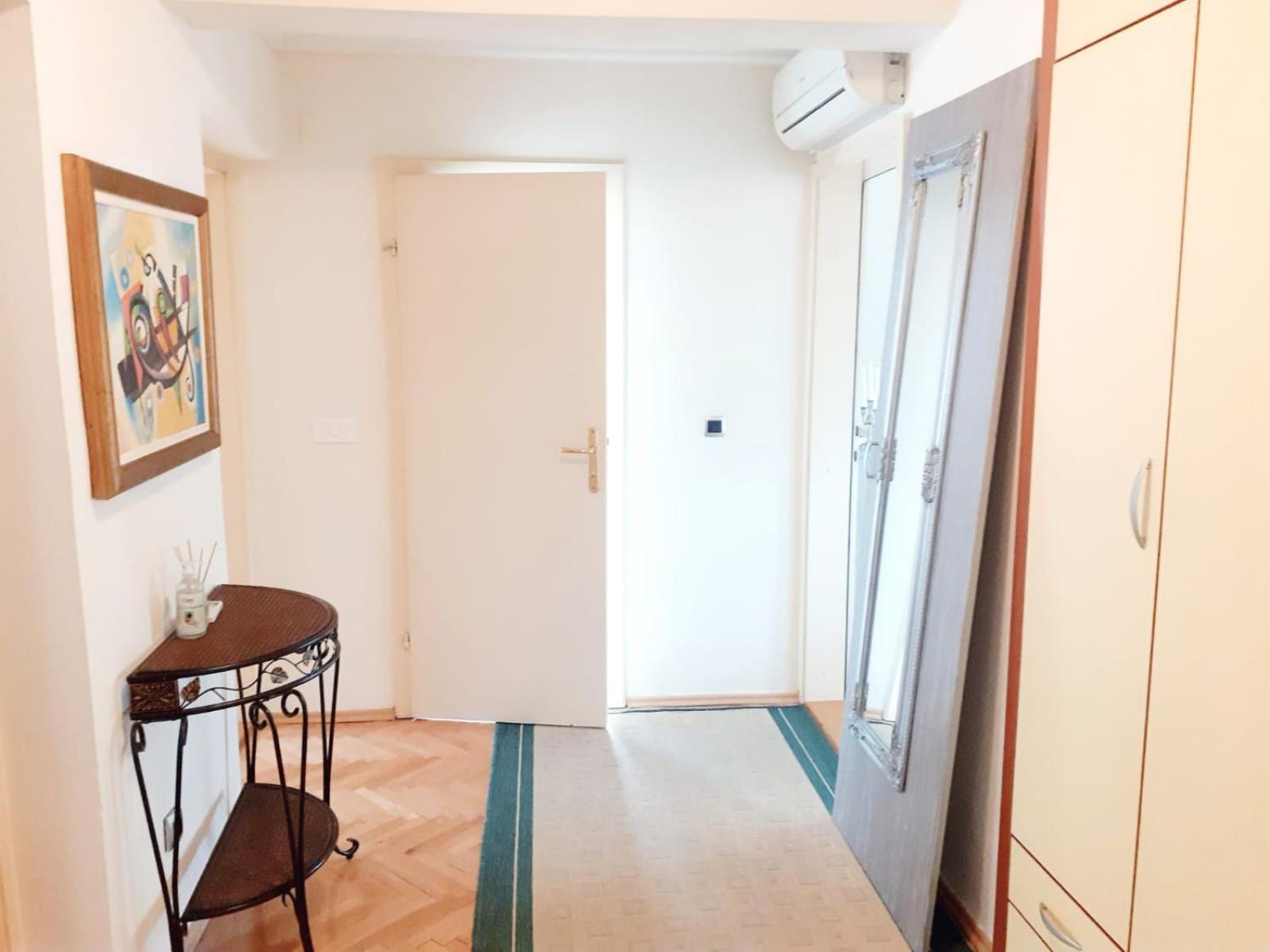 Spacious 80M2 Apartment In The Center Любушки Номер фото